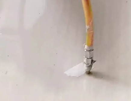 大同市瓷砖空鼓维修公司专业解答在瓷砖铺贴过程中，如果使用的砂料过粗（如全部使用了粗砂），可能会导致以下问题